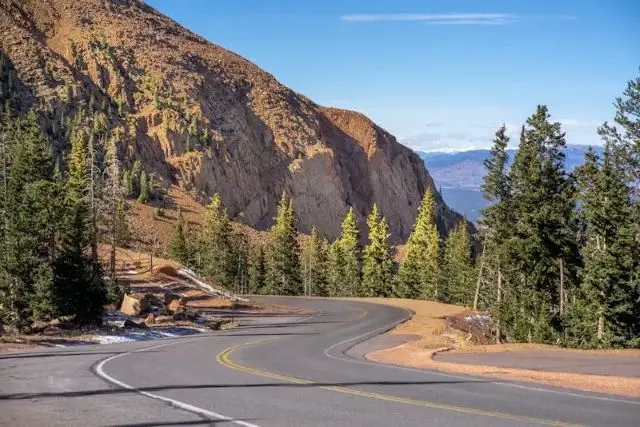 Roadtrip USA Strecke durch Felslandschaft