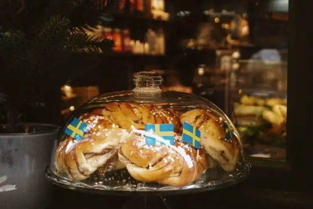 schwedische Zimtschnecken in Bäckerei 